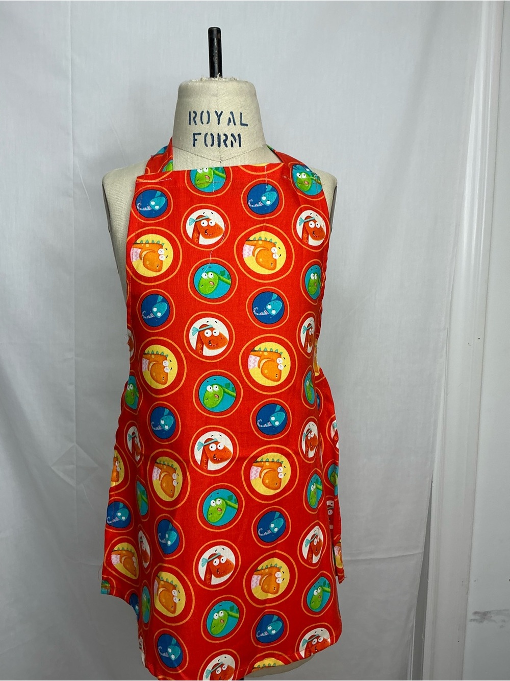 2094- Children's Red Animal Circle Print Apron